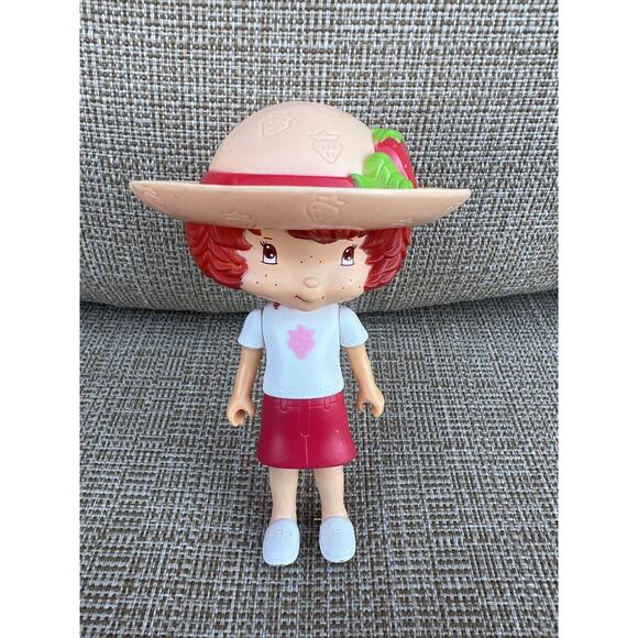 Mixed Lot of 4 McDonald's Happy Meal Toys Strawberry Shortcake Toys Figures - Picture 4 of 9